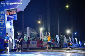 HO CHI MINH CITY NIGHT RUN EXIMBANK 2024 - Ảnh #2034868