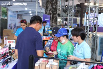 HO CHI MINH CITY NIGHT RUN EXIMBANK 2024 - Ảnh #1964685