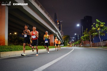 HO CHI MINH CITY NIGHT RUN EXIMBANK 2024 - Ảnh #1988416