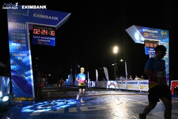 HO CHI MINH CITY NIGHT RUN EXIMBANK 2024 - Ảnh #2059488