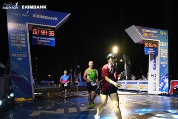 HO CHI MINH CITY NIGHT RUN EXIMBANK 2024 - Ảnh #2064561