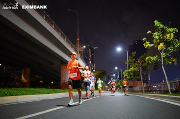 HO CHI MINH CITY NIGHT RUN EXIMBANK 2024 - Ảnh #1988670