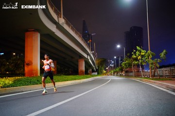 HO CHI MINH CITY NIGHT RUN EXIMBANK 2024 - Ảnh #1988403