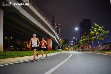HO CHI MINH CITY NIGHT RUN EXIMBANK 2024 - Ảnh #1988447