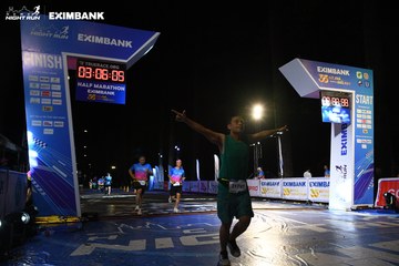 HO CHI MINH CITY NIGHT RUN EXIMBANK 2024 - Ảnh #2064880