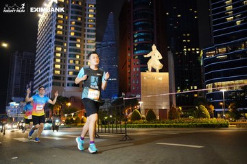 HO CHI MINH CITY NIGHT RUN EXIMBANK 2024 - Ảnh #1989532