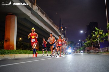 HO CHI MINH CITY NIGHT RUN EXIMBANK 2024 - Ảnh #1988530