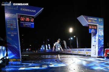 HO CHI MINH CITY NIGHT RUN EXIMBANK 2024 - Ảnh #2060472