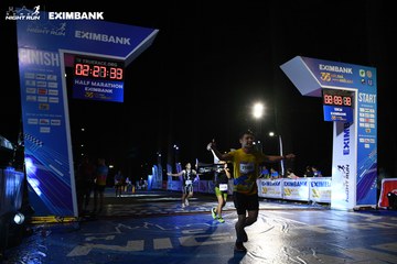 HO CHI MINH CITY NIGHT RUN EXIMBANK 2024 - Ảnh #2063401