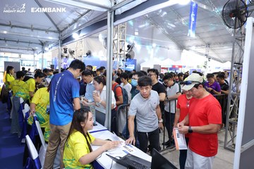 HO CHI MINH CITY NIGHT RUN EXIMBANK 2024 - Ảnh #1964408