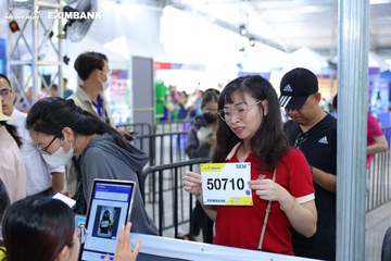 HO CHI MINH CITY NIGHT RUN EXIMBANK 2024 - Ảnh #1966153
