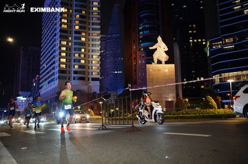 HO CHI MINH CITY NIGHT RUN EXIMBANK 2024 - Ảnh #1989475