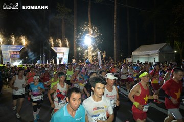 HO CHI MINH CITY NIGHT RUN EXIMBANK 2024 - Ảnh #1970693