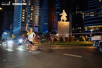 HO CHI MINH CITY NIGHT RUN EXIMBANK 2024 - Ảnh #1989062