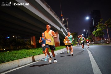 HO CHI MINH CITY NIGHT RUN EXIMBANK 2024 - Ảnh #1988794