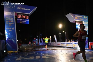 HO CHI MINH CITY NIGHT RUN EXIMBANK 2024 - Ảnh #2065367