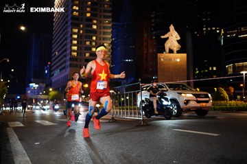 HO CHI MINH CITY NIGHT RUN EXIMBANK 2024 - Ảnh #1989123