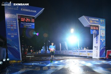 HO CHI MINH CITY NIGHT RUN EXIMBANK 2024 - Ảnh #2059382