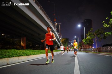 HO CHI MINH CITY NIGHT RUN EXIMBANK 2024 - Ảnh #1988700