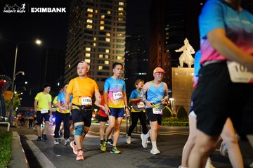 HO CHI MINH CITY NIGHT RUN EXIMBANK 2024 - Ảnh #1990760
