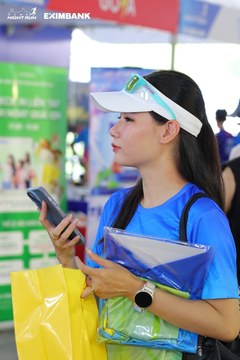 HO CHI MINH CITY NIGHT RUN EXIMBANK 2024 - Ảnh #1965874