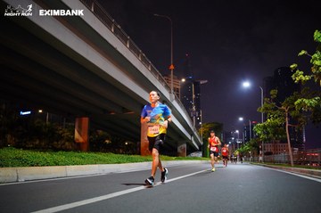 HO CHI MINH CITY NIGHT RUN EXIMBANK 2024 - Ảnh #1988676