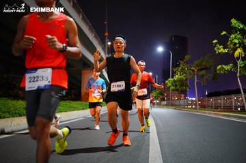 HO CHI MINH CITY NIGHT RUN EXIMBANK 2024 - Ảnh #1988830