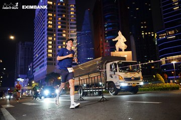 HO CHI MINH CITY NIGHT RUN EXIMBANK 2024 - Ảnh #1989859