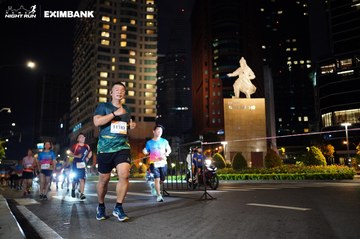 HO CHI MINH CITY NIGHT RUN EXIMBANK 2024 - Ảnh #1990557