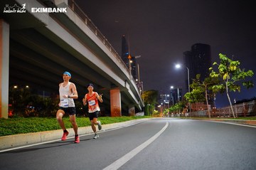 HO CHI MINH CITY NIGHT RUN EXIMBANK 2024 - Ảnh #1988454