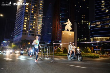 HO CHI MINH CITY NIGHT RUN EXIMBANK 2024 - Ảnh #1989171