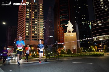 HO CHI MINH CITY NIGHT RUN EXIMBANK 2024 - Ảnh #1990154