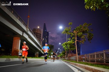 HO CHI MINH CITY NIGHT RUN EXIMBANK 2024 - Ảnh #1988991