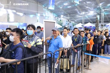 HO CHI MINH CITY NIGHT RUN EXIMBANK 2024 - Ảnh #1964738