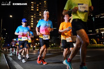 HO CHI MINH CITY NIGHT RUN EXIMBANK 2024 - Ảnh #1990773