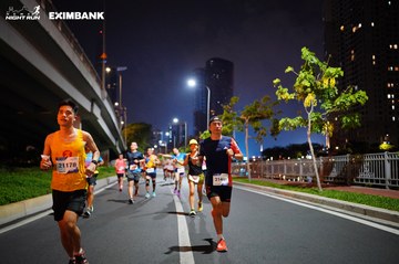 HO CHI MINH CITY NIGHT RUN EXIMBANK 2024 - Ảnh #1988778
