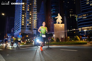 HO CHI MINH CITY NIGHT RUN EXIMBANK 2024 - Ảnh #1989480