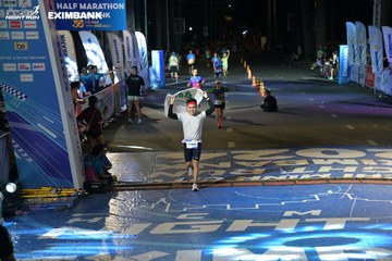 HO CHI MINH CITY NIGHT RUN EXIMBANK 2024 - Ảnh #2026924