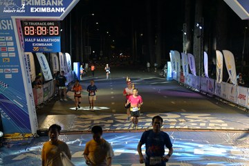 HO CHI MINH CITY NIGHT RUN EXIMBANK 2024 - Ảnh #2029766
