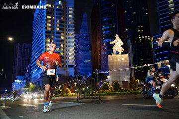 HO CHI MINH CITY NIGHT RUN EXIMBANK 2024 - Ảnh #1990361