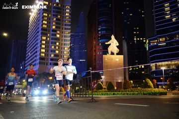 HO CHI MINH CITY NIGHT RUN EXIMBANK 2024 - Ảnh #1989328