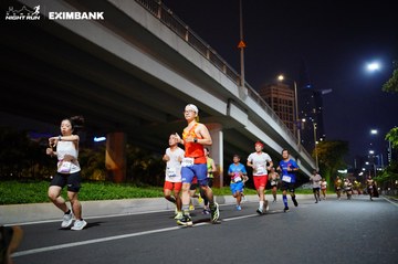 HO CHI MINH CITY NIGHT RUN EXIMBANK 2024 - Ảnh #1988887