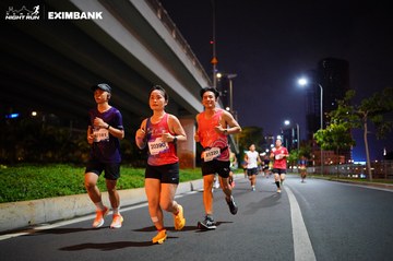 HO CHI MINH CITY NIGHT RUN EXIMBANK 2024 - Ảnh #1988833