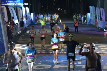 HO CHI MINH CITY NIGHT RUN EXIMBANK 2024 - Ảnh #2031509