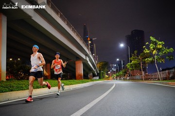 HO CHI MINH CITY NIGHT RUN EXIMBANK 2024 - Ảnh #1988460