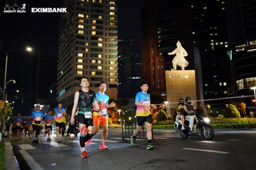 HO CHI MINH CITY NIGHT RUN EXIMBANK 2024 - Ảnh #1990630