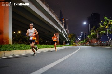 HO CHI MINH CITY NIGHT RUN EXIMBANK 2024 - Ảnh #1988427