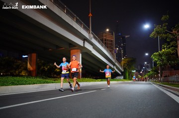 HO CHI MINH CITY NIGHT RUN EXIMBANK 2024 - Ảnh #1988921