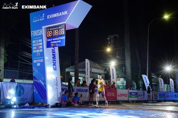 HO CHI MINH CITY NIGHT RUN EXIMBANK 2024 - Ảnh #2033836