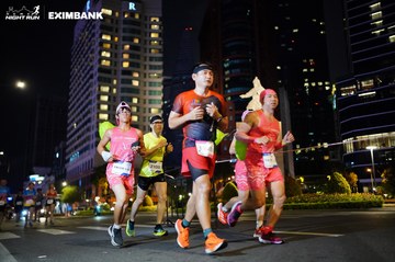 HO CHI MINH CITY NIGHT RUN EXIMBANK 2024 - Ảnh #1990116